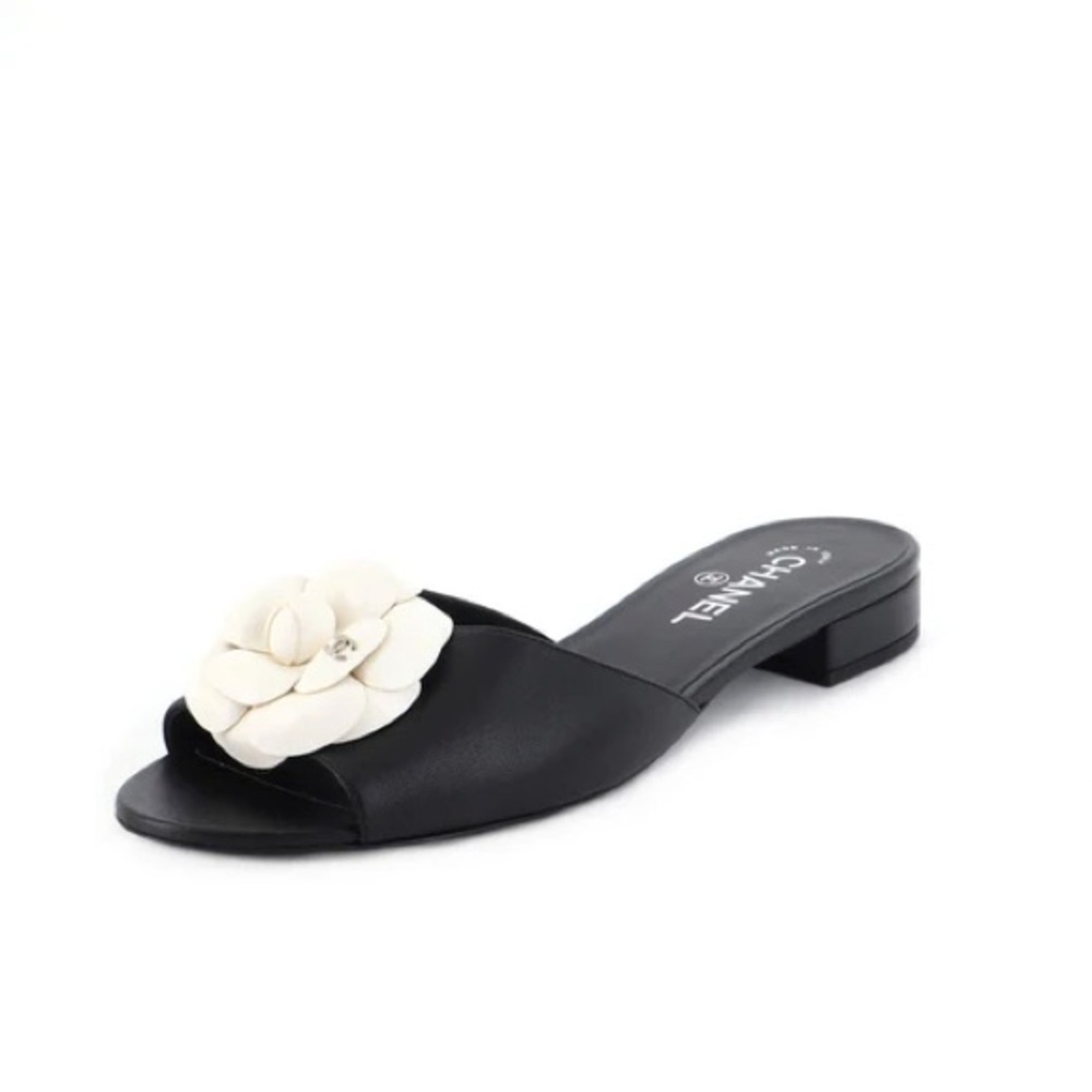 🖤🤍Chanel Camellia Mule Sandals. 37.
